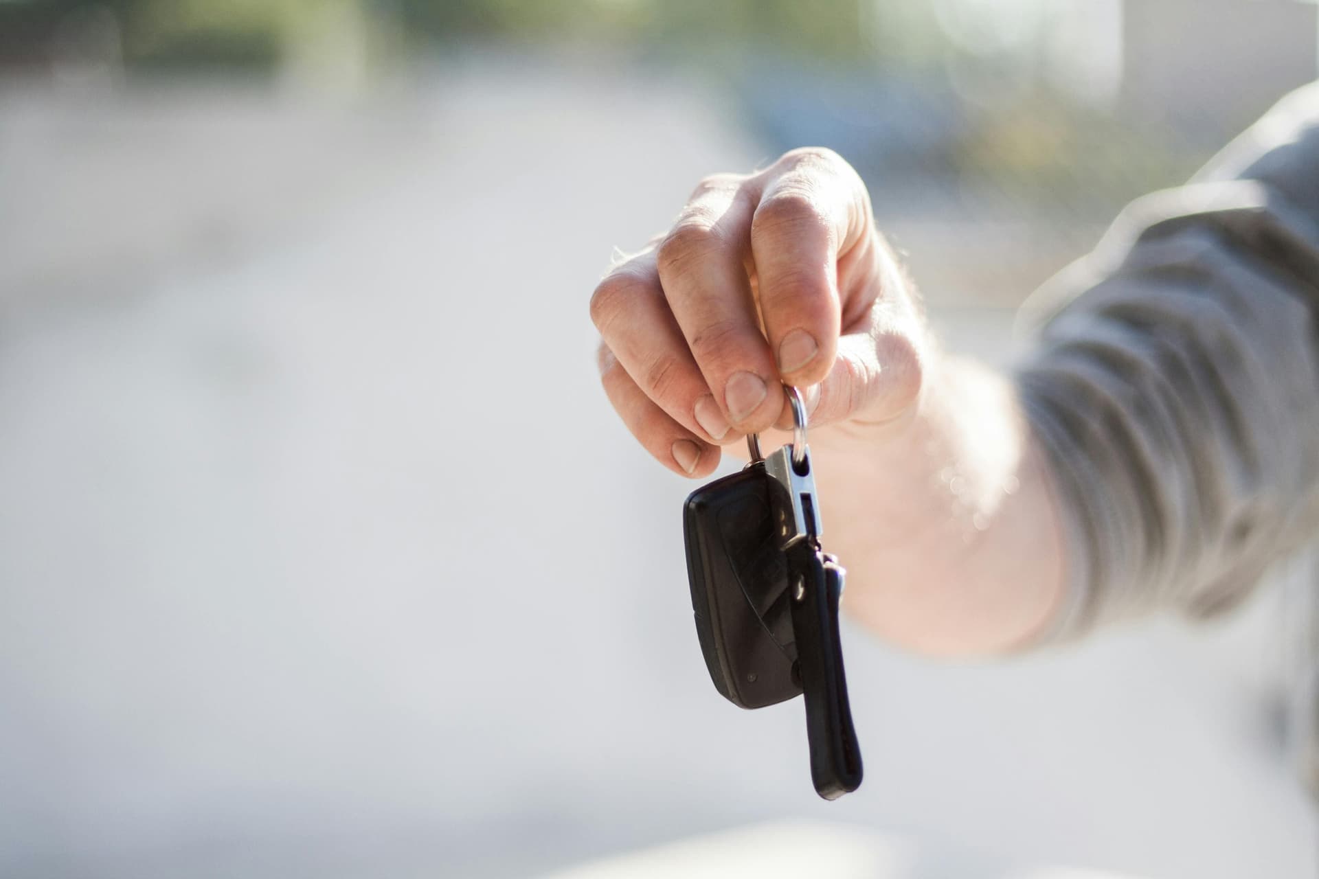 Titel: Auto verkauft und abgemeldet – Was gebe ich alles dem Käufer mit?